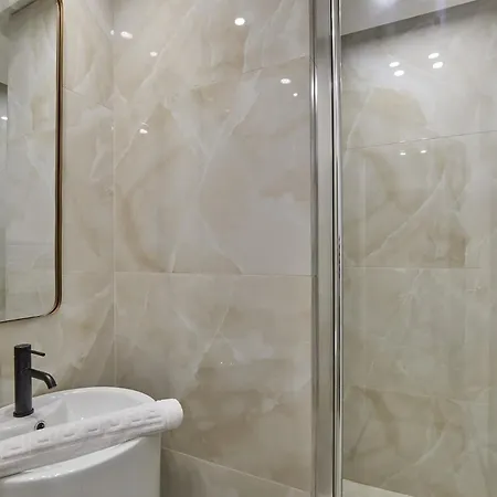 Sublime Air-conditioned Center Of Apartment *