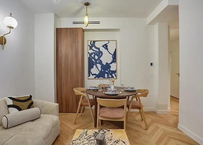 Sublime Air-conditioned Center Of Apartment